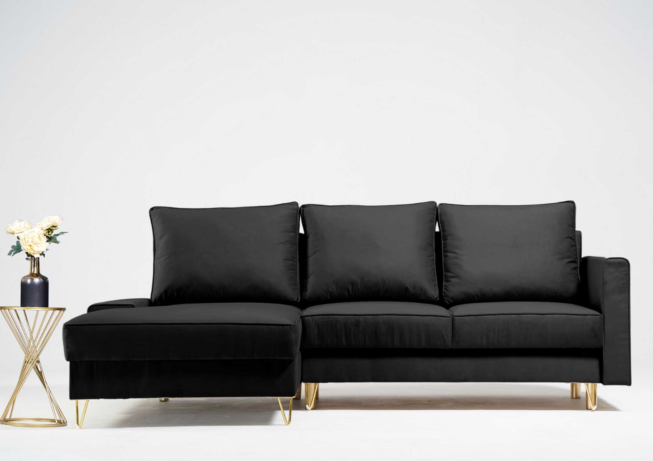 Czarny narożnik na złotych nogach